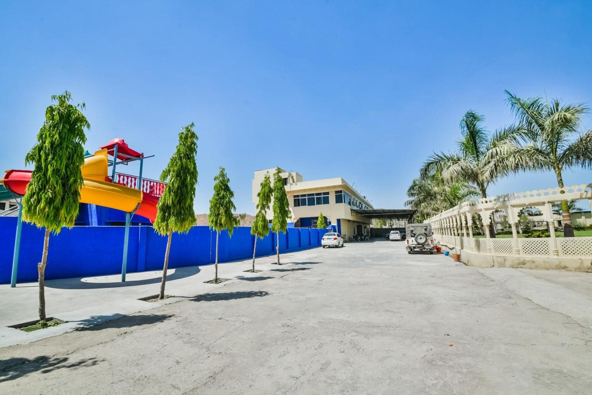 Lakāwās Hotel O Kalika Resort מראה חיצוני תמונה
