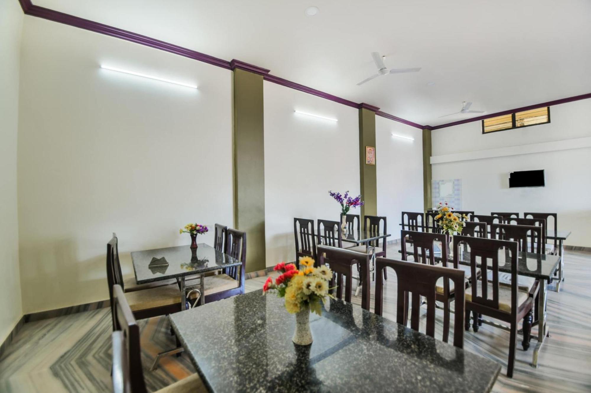 Lakāwās Hotel O Kalika Resort מראה חיצוני תמונה
